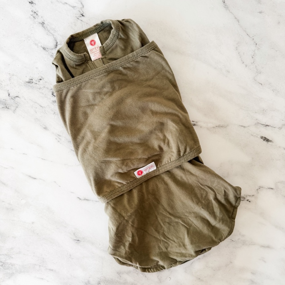Embē 2-Way Legs In/Out Option Baby Swaddle in Olive Green